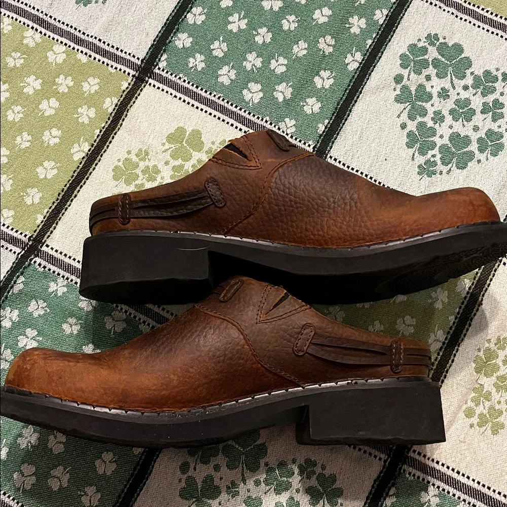 Women’s Roper Crazy Horse Laces mules 8
Round toes. Like new. - Picture 15 of 16